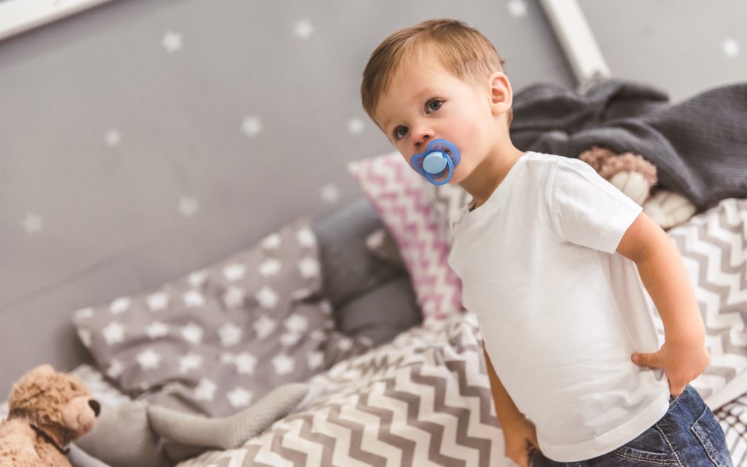 La verità sul ciuccio e sul dito in bocca: quando smettere e cosa rischia il bambino